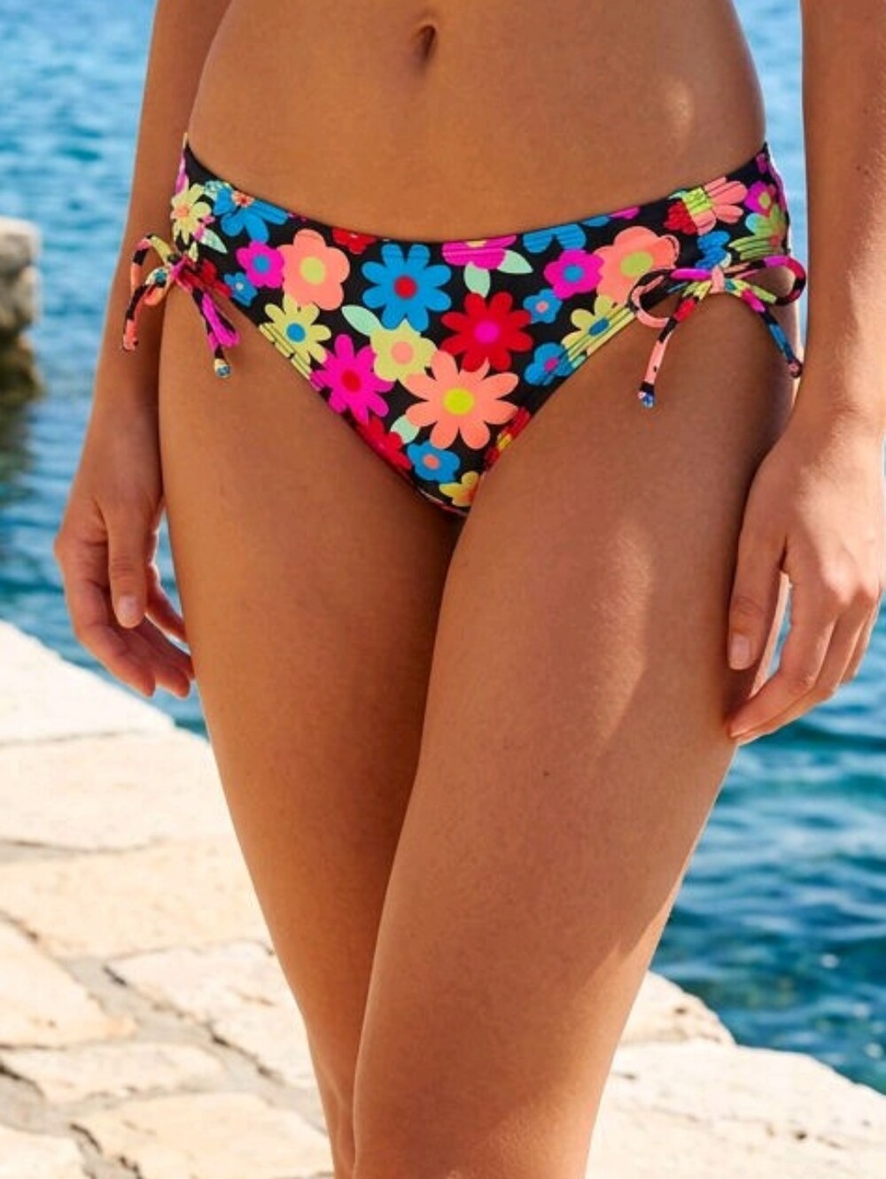 ☔️🔹️NWT Neon Multicolored Flower Print Bikini Bottoms Medium